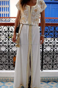 Kaftan à manches courtes pour l'été, dentelle et perles fonctionnent sur le dessus avec ceinture de style pompon - Product Image 2