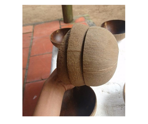 ชามมะพร้าวแบบยั่งยืนช่างฝีมือเวียดนามเหมาะสำหรับการรับประทานอาหารแบบเป็นมิตรต่อสิ่งแวดล้อมซื้อชามกะลามะพร้าวส่งออกจำนวนมากทั่วโลก - Product Image 3