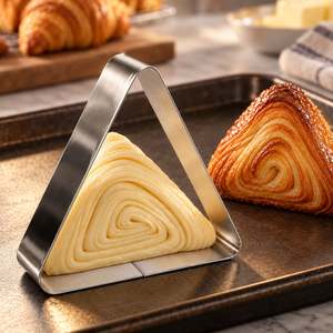 Fida New York Roll Croissant Ring Triangle - Product Image 3