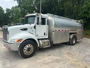 Camion-citerne à carburant 6x4 automatique de 20 mètres cubes en acier, véhicule de transport d'hydrocarbures, camions de ravitaillement en liquides inflammables à vendre - Product Image 3