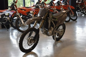 Ventes de motos tout-terrain Kawasaki KLX 300R neuves, 300 cm3, livraison porte à porte dans le monde entier - Product Image 4