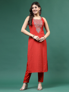 Robe décontractée pour femme, rouge, brodée, coupe trapèze, longueur genou, col rond, manches longues, lavable en machine, en rayonne imprimée, style kurta pantalon droit - Product Image 3