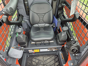Achetez un chargeur sur chenilles Kubota SSV75 de qualité originale - Product Image 5