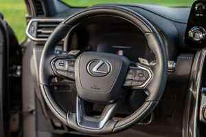 รถยนต์ Lexus LX 600 Twin-Turbo SUV รุ่นที่ใช้งานได้ดีที่สุด - Product Image 6