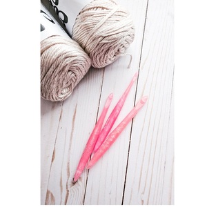 Crochets en résine époxy faits à la main Mélange de bois Aiguille ergonomique 3mm à 12mm Taille différente Aiguille à tricoter à manche souple - Product Image 1