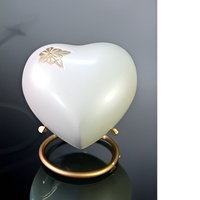 Urne funéraire pour animaux de compagnie HAAMEEM IMPEX HI-HURN-018, style américain, en laiton, en forme de cœur, souvenir, fabriquée dans l'Uttar Pradesh 2024