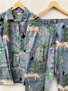 Conjunto de pijamas de Tigre con estampado de jungla Ropa de noche india de algodón puro de lujo Traje de noche suave-Regalo perfecto para ella - Product Image 4