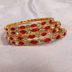 Ensemble de bracelets multi-couches tendance pour femmes modernes, accessoires, magnifique ensemble de bracelets ethniques pour les festivals, les mariages et les événements spéciaux - Product Image 1