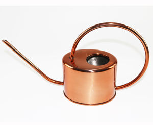 Botella de agua resistente de metal, diseñada para uso en exteriores, con estructura robusta y función de vertido fácil y suave. - Product Image 3