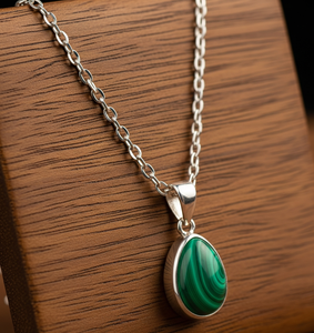 Luxe 925 Sterling Silver Dainty Chain Goutte Forme Bohème Naturel Malachite Ovale Pendentif Guérison Cristal Mode Pendentifs Cadeau - Product Image 4