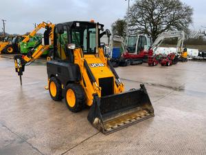 JCB 1CX Wheeled Diesel Skid Steer Backhoe Digger Bucket High Load for SALE - Product Image 4