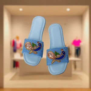 Motivos bordados personalizados Correa beige con bordado de pájaros Suela púrpura Sandalias únicas para mujeres y niñas Último diseño - Product Image 6