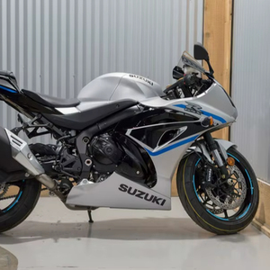 Nuova <span class=keywords><strong>Moto</strong></span> Sportiva Suzuki <span class=keywords><strong>GSX</strong></span>-<span class=keywords><strong>R</strong></span> 1000 2025 - Modello Semplice e Versatile - Product Image 1