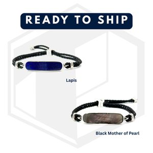 สร้อยข้อมือเงินแท้ 925 รูปทรงสี่เหลี่ยมมุมมน |   หินมุกขาวและคริสตัลฮาวไลท์ |   เครื่องประดับผู้หญิงแบบ OEM สั่งทำพิเศษ - Product Image 4