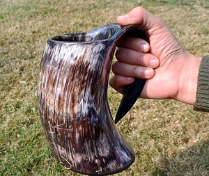 Taza de Cuerno Pulido Hecha a Mano de Primera Calidad, Estilo Vikingo, Tacto Real, Artículo Coleccionable, para Cerveza o Café - Product Image 1