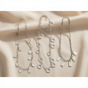 Colliers pendentifs légers plaqués or ou argent pour collections de revente tendance - Product Image 3