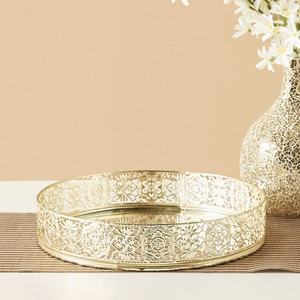 Plateau de service moderne et design en métal doré clair, base miroir, luxe doré, multifonctionnel, décoration d'intérieur, spécial Noël - Product Image 1