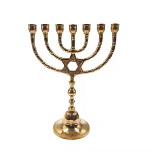 Menorah de Metal de alta calidad con estrella Chanukah Hanukkah Gold Terminado Judaica Candelabro judío hecho a mano por decor IMPEX - Product Image 2
