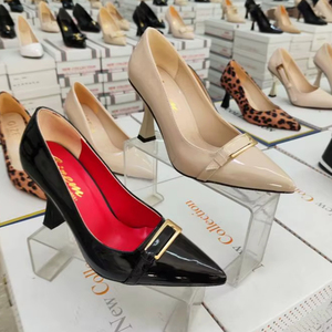 Zapatos de Tacón de Aguja Clásicos de 9 cm para Mujer, Punta Puntiaguda, Decoración de Diamantes de Imitación, CUERO PATENTADO BURGUNDIA, 36-40, Hechos en Turquía - Product Image 1