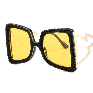 Les lunettes de soleil de soirée créent une identité de style puissante, la construction en métal et en verre assure une durabilité de qualité supérieure. - Product Image 2