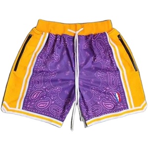 Shorts d'été décontractés pour hommes, design tendance, maille respirante, 100% coton, séchage rapide, personnalisables, sublimation de haute qualité, idéal pour la plage. - Product Image 5