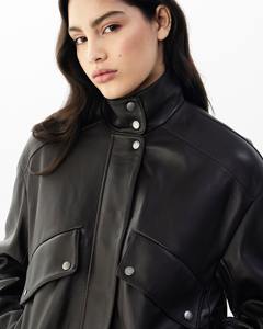 Blouson aviateur en cuir véritable pour femme, marron foncé, coupe oversize, style utilitaire, col montant, fermeture éclair, streetwear, hiver, coton - Product Image 1