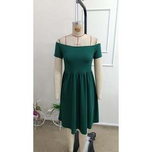 Vestido Corto de Crepé Brillante con Cuello Madonna y Manga Corta para Mujer, 35115 - Verde - Product Image 4
