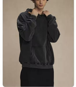 Sudadera con capucha para hombre de gran tamaño personalizada del fabricante con diseño de araña de diamantes de imitación estilo informal impresión digital de invierno - Product Image 3