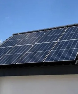 Support de montage solaire photovoltaïque en acier Q235 galvanisé par immersion à chaud, installation facile sur toit ou au sol, certifié ISO9001, taille personnalisée - Product Image 4