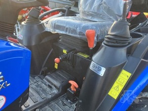 Tractor de Arrastre SOLIS 26 2024 de 21 HP con Motor, Caja de Cambios y Bomba - Product Image 3