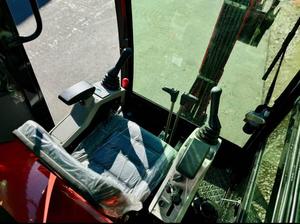 จัดส่งฟรี QNT50R เครื่องขุดไฮดรอลิกขนาดเล็ก28HP 51 "ใบมีดหน้า18" ถังขุดพร้อมฟัน EPA CE ระบบไฮดรอลิกเสริม - Product Image 3