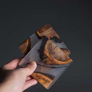 Posavasos Redondo de Resina y Madera de Estilo Bohemio Minimalista Moderno, Hecho a Mano y Ecológico para una Comedor y Sala de Estar con Estilo - Product Image 2