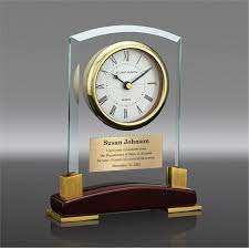 Premio de Acrílico y Bronce de Diseño Moderno 2025, Reloj Pequeño Integrado, Grabado Personalizado, Pieza de Reconocimiento Duradera y Atemporal - Product Image 3