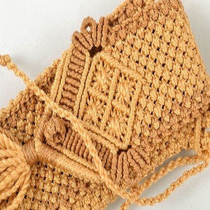 Sac à bandoulière artisanal en coton macramé bohème tendance Casa Decor, porte-mobile à pompons, écologique, modèle MMC05 - Product Image 2