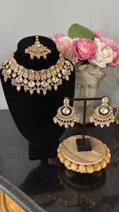 OEM Service <b>Indian</b> Pakistani Style Wedding Matha Patti with Earrings Women's Jhumki Earrings Jewelry Wholesalers From Pakistan - Product Image 2