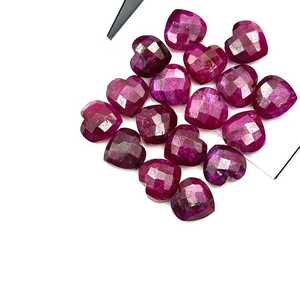 Hermosas Cuentas de Corindón Rubí en Forma de Corazón, Rubí Rojo Facetado Tallado a Mano - Product Image 1
