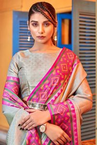 FULAPARI Kajivaram Silk Jacquard Border Saree <b>Beautiful</b> Pakistani Style Unstitched Blouse Stylish for Parties Party Wear - Product Image 6