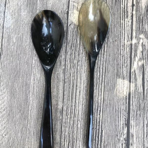 ช้อนเขาควายธรรมชาติ ทำด้วยมือและขัดเงา เหมาะสำหรับเสิร์ฟเครื่องเทศ น้ำจิ้ม หรือใช้ตกแต่งโต๊ะอาหาร คุณภาพสูง - Product Image 1