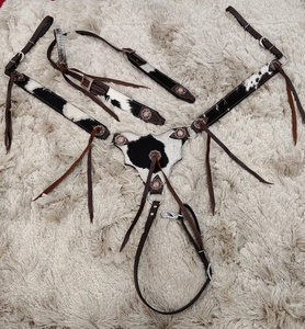 Premium Seasonal Horse Tack Set Collar de pecho de cuero de lujo para diseños occidentales de caballos de tiro completo - Product Image 6