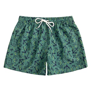 Pantalones cortos de playa para hombre de colores vibrantes, tela de secado rápido, ideal para resorts de vacaciones, ropa junto a la piscina y eventos divertidos en el agua - Product Image 5