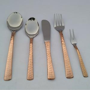 Ensemble de couverts faits à la main en métal forgé à la main par un fabricant indien pour les fêtes - Product Image 4