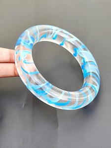 Bracelet en acrylique de finition mate personnalisé | Bracelet large fait à la main classique minimaliste bijoux de mariage respectueux de l'environnement accessoire intemporel - Product Image 3