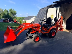 รถแทรกเตอร์ตักดินขนาดเล็ก Kubota BX23S ยอดนิยม พร้อมหัวตักด้านหน้า เครื่องขุดไฮดรอลิก อุปกรณ์อเนกประสงค์สำหรับงานเกษตรและจัดสวน - Product Image 3