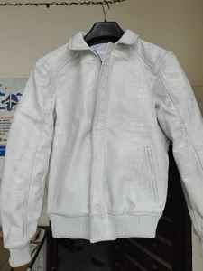 Chaqueta Bomber de Invierno Impermeable y Cortavientos, de Piel de Oveja Genuina, con Logotipo Frontal en Relieve, Talla Personalizada, Estilo Vintage y Ecológico - Product Image 2