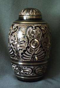 โกศใส่เถ้ากระดูกสำหรับมนุษย์และสัตว์เลี้ยงที่น่าจดจำลายนูนโลหะสีโบราณ - Product Image 3