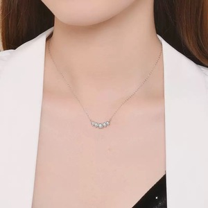Collar de Plata 925 con Colgante de Moissanita de Lujo para Mujer, Diseño de Flor Sonriente, Joyería Fina, Accesorio de Moda, Regalo de Navidad - Product Image 2