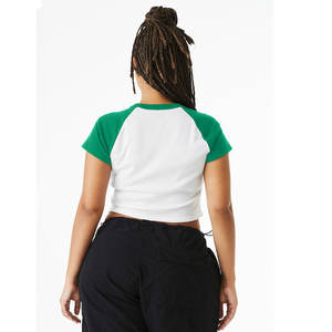 T-shirt Bella Canvas pour femme, col rond, coupe ajustée, anti-rétrécissement, avec appliques 3D batik - Product Image 4