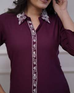 ชุดพิมพ์ลาย Rayon kurta ดีไซน์เนอร์ชุดแต่งงานอินเดียสำหรับผู้หญิงพร้อมชุดเดรสตาข่ายแฟนซีสำหรับทุกโอกาส - Product Image 5