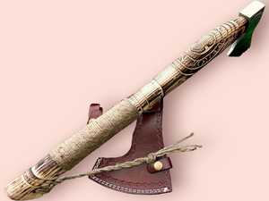 Hacha de batalla vikinga de Odin hecha a mano, mango grabado, hoja de acero de alto carbono, mango de palisandro, perfecto para acampar, hacha, acampar al aire libre - Product Image 5