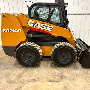 Chargeuse compacte haute performance CASE SR210B - Product Image 1